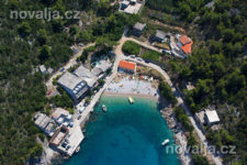 Apartmány v severných zátokách ostrova Hvar