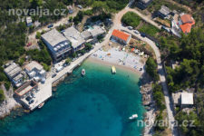 Apartmány v severných zátokách ostrova Hvar