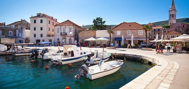 Jelsa, ostrov Hvar, Chorvatsko